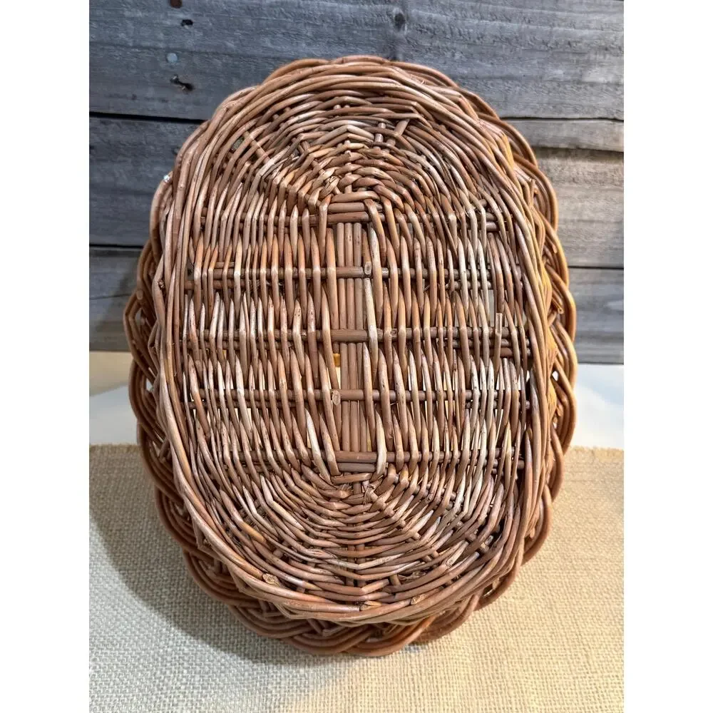 French Vintage-Style Woven Wicker Medium Sized Gathering Basket with Handle